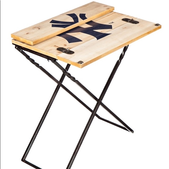 NWT New York Yankees Folding Table - Picture 3 of 8